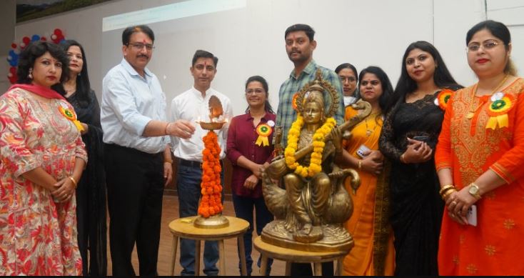 श्री महंत इन्दिरेश अस्पताल में धूमधाम से मनाया गया अन्तर्राष्ट्रीय नर्सेज दिवस