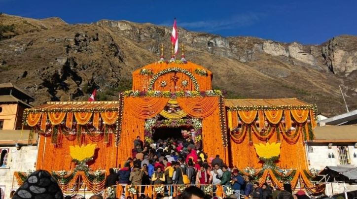 कपाट खोलने के बाद बद्रीनाथ धाम में हुआ कुछ ऐसा, जिसे देश के लिए शुभ संकेत मान रहे तीर्थ पुरोहित