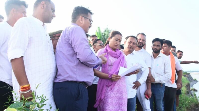 कैबिनेट मंत्री रेखा आर्या ने किया आपदाग्रस्त क्षेत्र का निरीक्षण