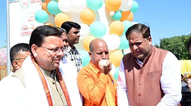 मुख्यमंत्री पुष्कर सिंह धामी ने खटीमा में किया 215 फीट ऊँचे तिरंगे का लोकार्पण