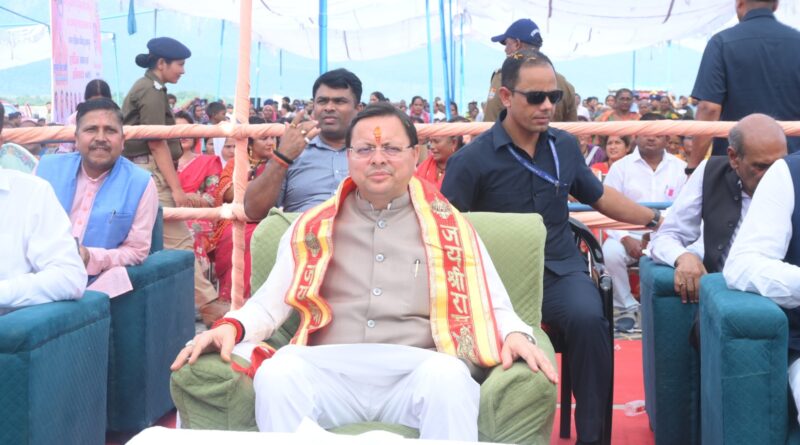 ₹185.20 करोड़ की शारदा कॉरिडोर योजना की शुरुआत करते हुए सीएम धामी ने कहा—“यह आस्था और विकास की धारा को जोड़ने वाला प्रकल्प है।”