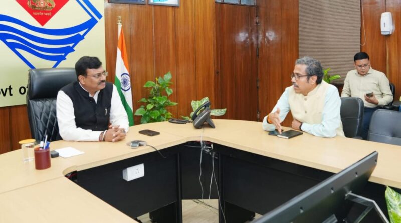 मुख्य सचिव आनन्द बर्द्धन ने कौशल विकास विभाग की समीक्षा कर युवाओं को देश-विदेश में रोजगार दिलाने पर जोर दिया।