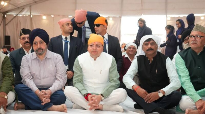 सीएम धामी ने गुरु नानक देव जी के प्रकाश पर्व पर गुरुद्वारा साहिब में टेका मत्था