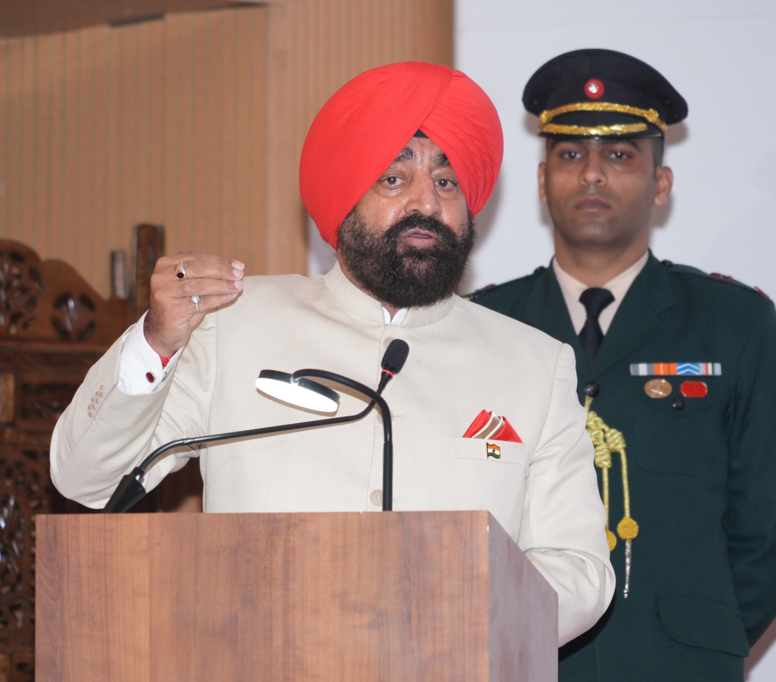 राज्यपाल ने हिमालयी सीमाओं की सुरक्षा के लिए सैन्य-नागरिक-समाज के समन्वित दृष्टिकोण पर दिया बल