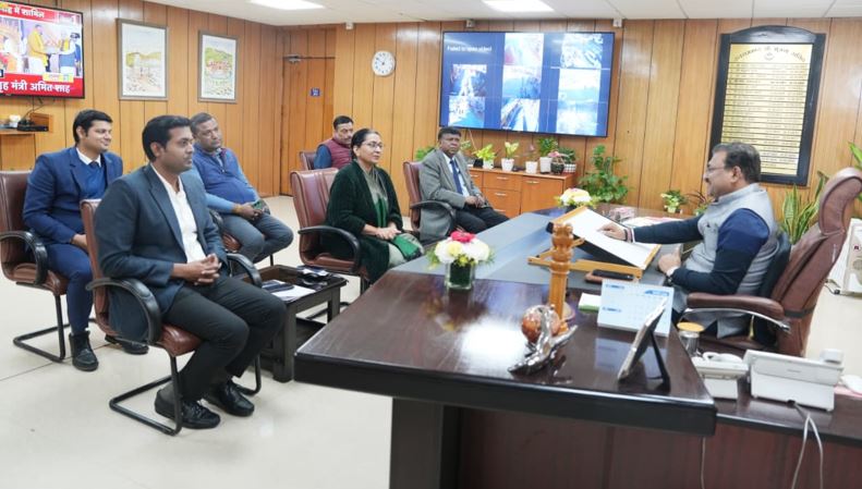 मुख्य सचिव की अध्यक्षता में रेल संबंधी मामलों पर समीक्षा बैठक।