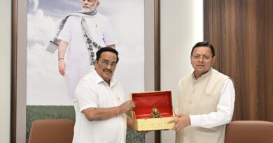 नई दिल्ली में हुई बैठक में मुख्यमंत्री धामी और केंद्रीय मंत्री पाटिल ने महाकुंभ व नमामि गंगे योजनाओं पर विचार किया।