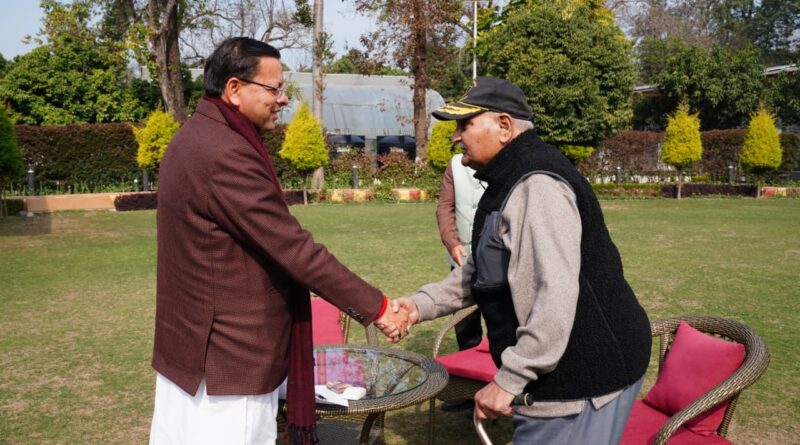 मानवता और संवेदना की मिसाल: सेवानिवृत्त ब्रिगेडियर ने मुख्यमंत्री राहत कोष में दिया 10 लाख का योगदान