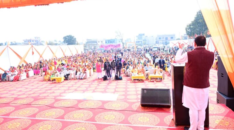 मुख्यमंत्री धामी ने विराट हिन्दू सम्मेलन कार्यक्रम में भागीदारी निभाई।