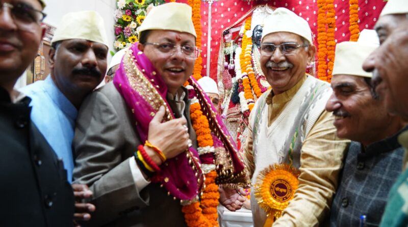 चैत्र नवरात्र के पावन अवसर पर मुख्यमंत्री पुष्कर सिंह धामी ने माँ कालिका मंदिर में की पूजा-अर्चना