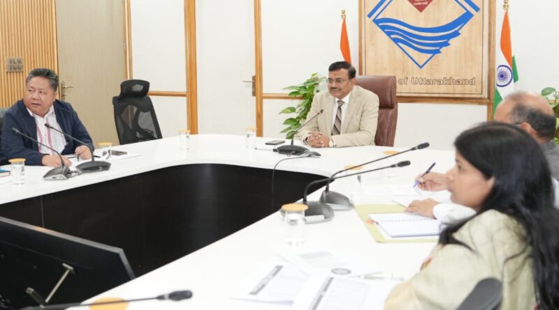 मुख्य सचिव ने VC के जरिए जिलाधिकारियों से LPG उपलब्धता की जानकारी ली