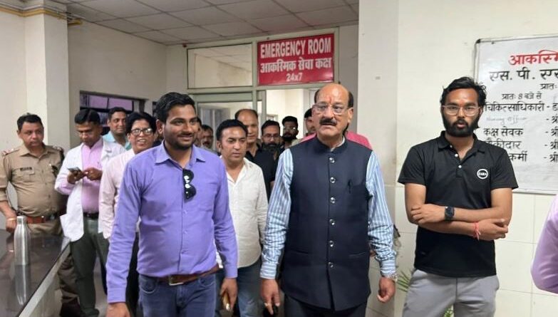 स्वास्थ्य मंत्री सुबोध उनियाल ने शांति प्रपन्न शर्मा राजकीय चिकित्सालय का किया औचक निरीक्षण