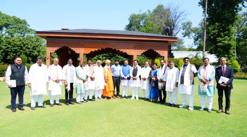 मुख्यमंत्री पुष्कर सिंह धामी से OBC वेलफेयर पार्लियामेंट्री कमेटी के प्रतिनिधिमण्डल ने भेंट की।