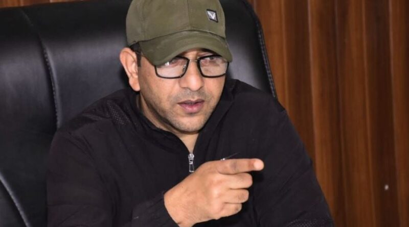 गंगोत्री-यमुनोत्री मार्ग पर बिना फिटनेस और ओवरलोड वाहनों पर कसेगा शिकंजा, DM के सख्त निर्देश