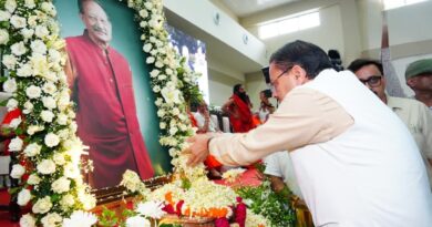 मुख्यमंत्री पुष्कर सिंह धामी ने बी.सी. खण्डूड़ी को श्रद्धासुमन अर्पित किए।