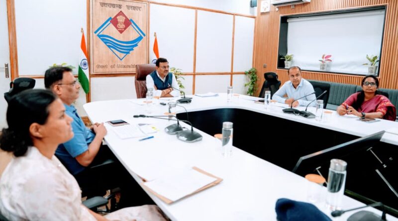 मुख्य सचिव ने की चारधाम हेली सेवाओं की समीक्षा, उत्तराखण्ड में विमानन अवसंरचना के विस्तार एवं सुरक्षा सुदृढ़ीकरण पर विशेष जोर