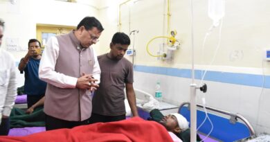 मायापुर टनल हादसा :  सीएम धामी ने अस्पताल पहुंचकर घायल श्रमिकों का जाना हाल