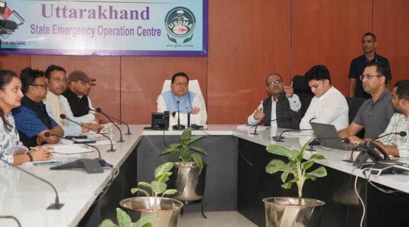 दिल्ली  से लौटते ही सीधे राज्य आपातकालीन परिचालन केंद्र पहुंचे सीएम धामी