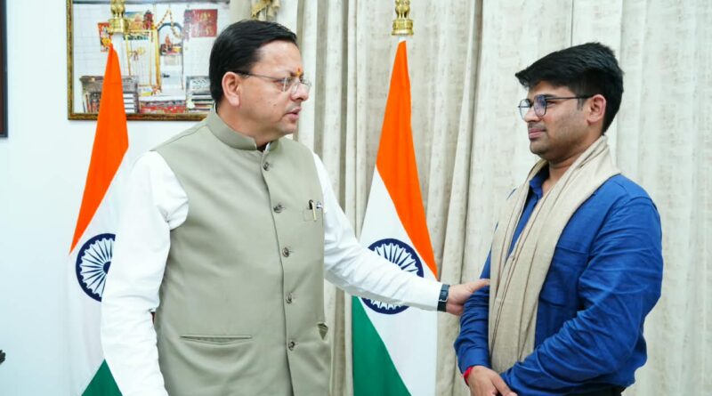 फ्लाइंग कार बनाने वाले रवि टमटा से मिले सीएम धामी, स्टार्टअप को सरकारी मदद के निर्देश