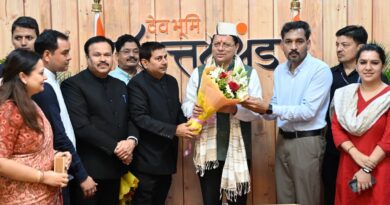 मुख्यमंत्री पुष्कर सिंह धामी के जन्मदिवस पर मुख्यमंत्री आवास में उमड़ा आत्मीयता का माहौल, मंत्रीगण, अधिकारी-कर्मचारी और जनप्रतिनिधियों ने दी शुभकामनाएं