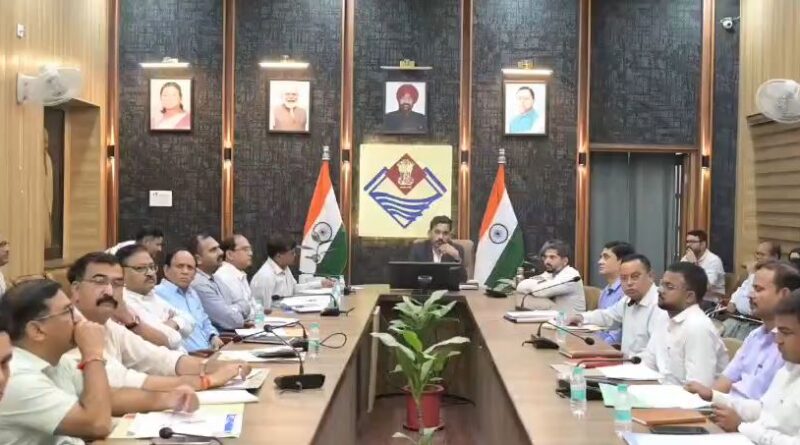 जिला योजना डीएम ने विभागों को दिए प्रगति बढाने के निर्देश, समयबद्ध ढंग से पूर्ण हों विकास कार्य, टेंडर एवं अन्य प्रक्रियाएं जल्द पूरी करने के निर्देश